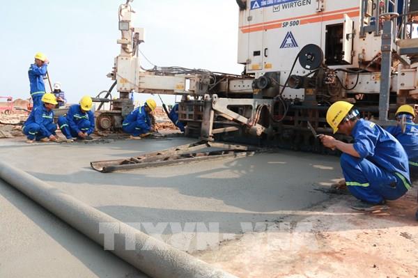 Rút ngắn thời gian thi công đường cất hạ cánh sân bay Long Thành