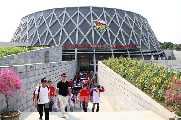 Lượng khách tăng cao, doanh nghiệp du lịch ngừng nhận tour đi Điện Biên