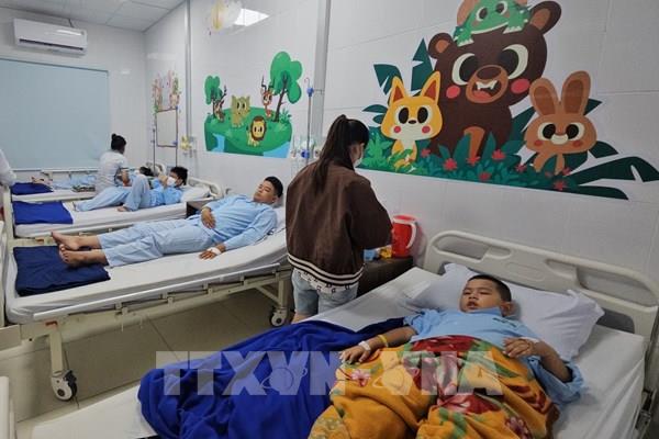 Đã có 360 ca nghi ngộ độc do ăn cơm gà tại Khánh Hòa