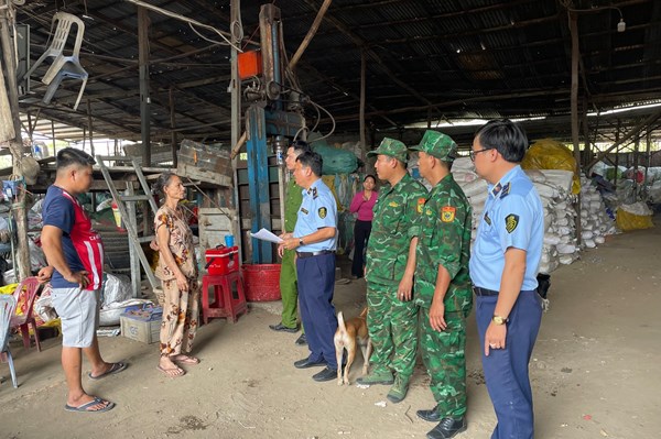 Tạm giữ 37,5 tấn túi nhựa PP không rõ nguồn gốc