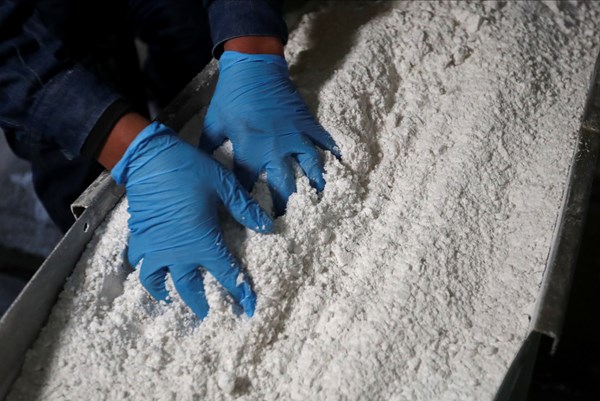 Giá lithium giảm khiến hoạt động khai thác tại Trung Quốc đình trệ