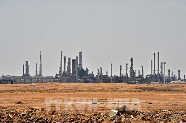 Giá dầu thế giới tăng 4% trong tuần qua