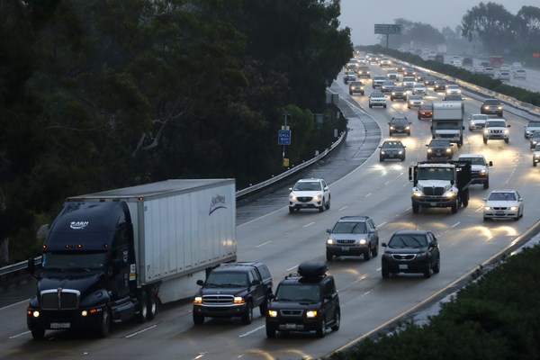 Nhà Trắng thắt chặt đạo luật "Mua hàng Mỹ"