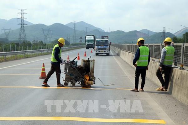 Lắp đặt bổ sung hệ thống an toàn trên cao tốc Cam Lộ - La Sơn