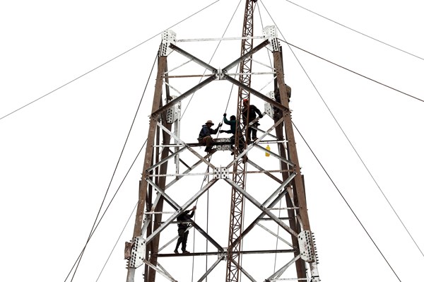 Đường dây 500 kV mạch 3: Nhiều khoảng néo chưa có mặt bằng