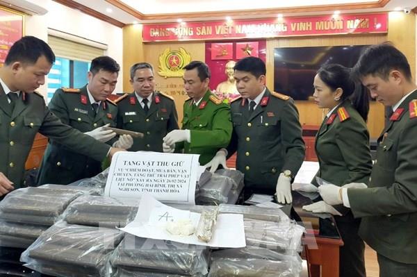 Thanh Hóa bắt ba đối tượng chiếm đoạt, mua bán thuốc, kíp nổ