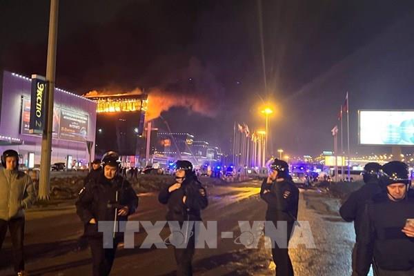 Vụ tấn công tại Moskva: Lực lượng cứu hộ kiểm soát đám cháy tại hiện trường