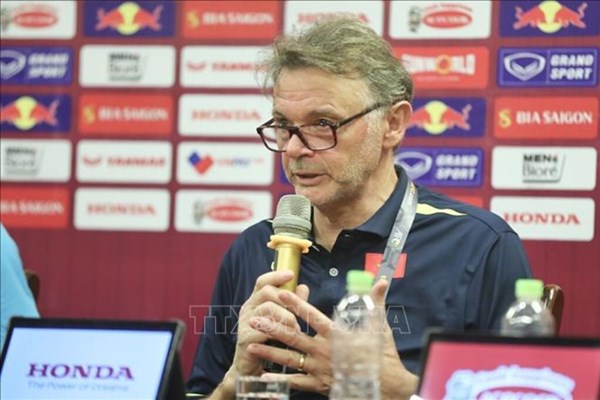 Lý do VFF chấm dứt hợp đồng với Huấn luyện viên Philippe Troussier