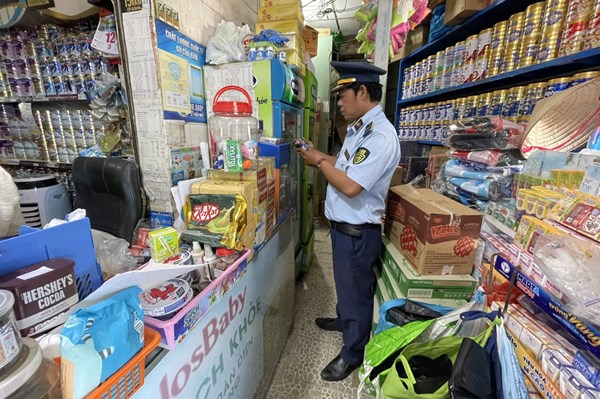 Xử lý 4 cơ sở kinh doanh vi phạm quy định về bán sản phẩm thuốc lá