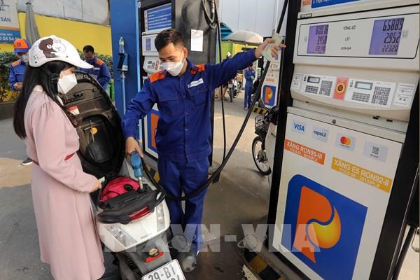 VPI dự báo giá xăng RON 95-III tăng vượt mốc 23 nghìn đồng/lít