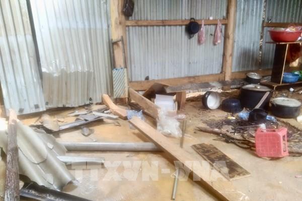 Hàng trăm ngôi nhà bị hư hỏng sau trận mưa đá tại Yên Bái