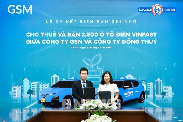 Lado Taxi ký thỏa thuận mua và thuê thêm 2.500 ô tô điện VinFast từ GSM