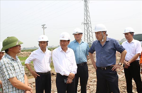 Chủ tịch EVN yêu cầu nhà thầu bù đắp khối lượng đang chậm của đường dây 500kV mạch 3 đoạn qua Hưng Yên