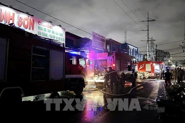 Cháy dãy nhà tại quận 8 đã được khống chế, chưa ghi nhận thương vong
