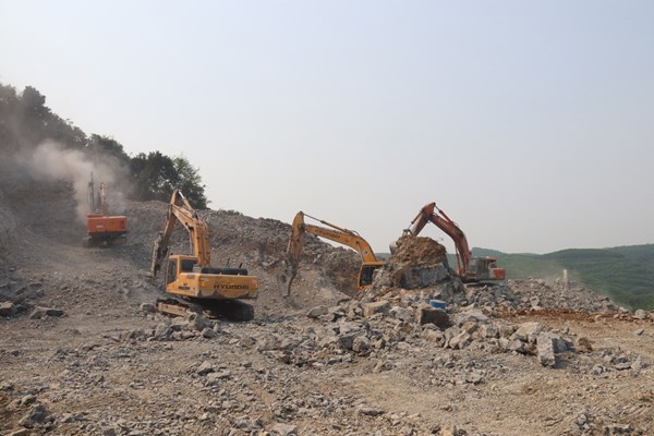 Dự án Đường dây 500kV Quỳnh Lưu – Thanh Hóa: Nhiều vị trí thi công gặp khó khăn