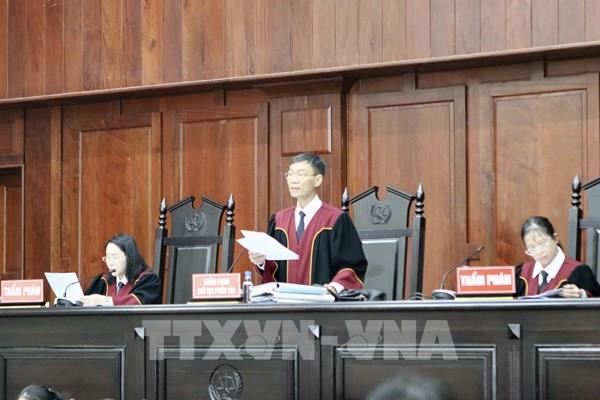 Xét xử phúc thẩm vụ án liên quan đến bị cáo Nguyễn Phương Hằng