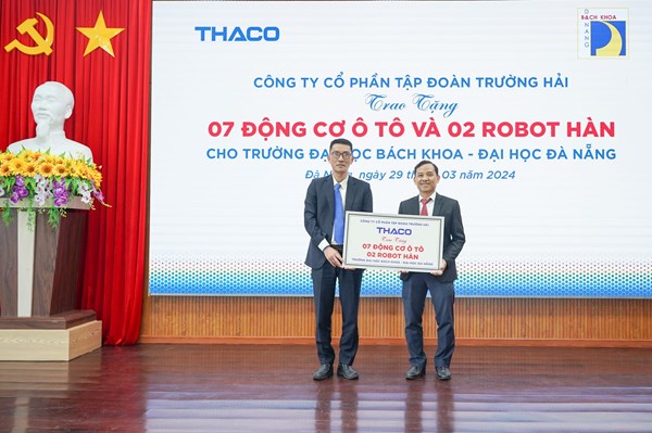THACO tài trợ động cơ ô tô, robot hàn và trang thiết bị cho các trường đại học