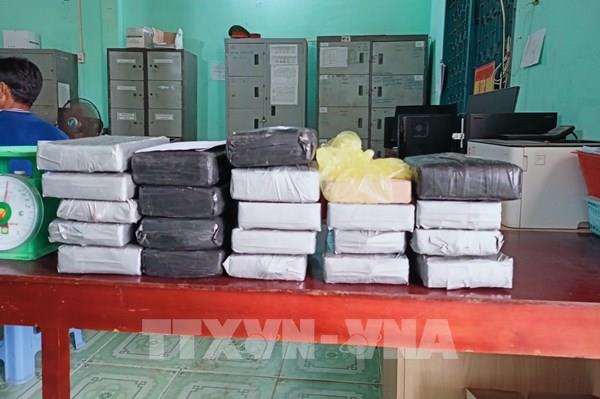 Bến Tre phát hiện 23 gói nilon chứa cocain
