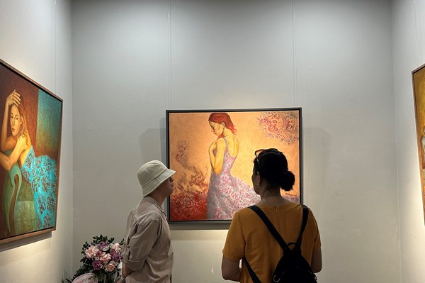 Hành trình 10 năm triển lãm “Sắc màu Bắc - Trung - Nam”