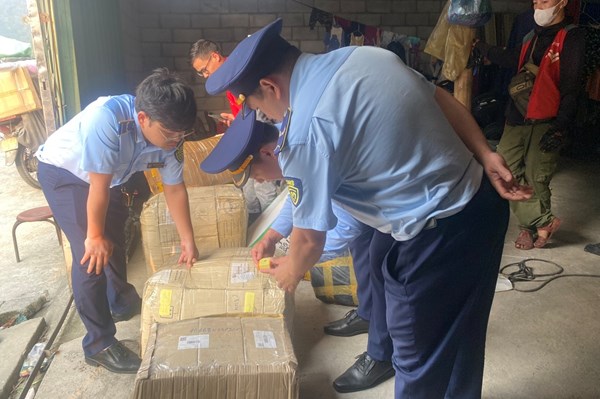 Phát hiện 2.000 sản phẩm mỹ phẩm không rõ nguồn gốc xuất xứ