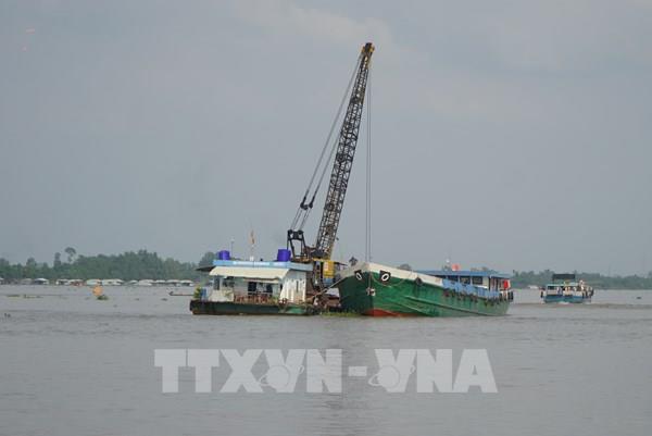 Đồng Tháp đình chỉ khai thác mỏ cát phục vụ cao tốc Cần Thơ - Cà Mau