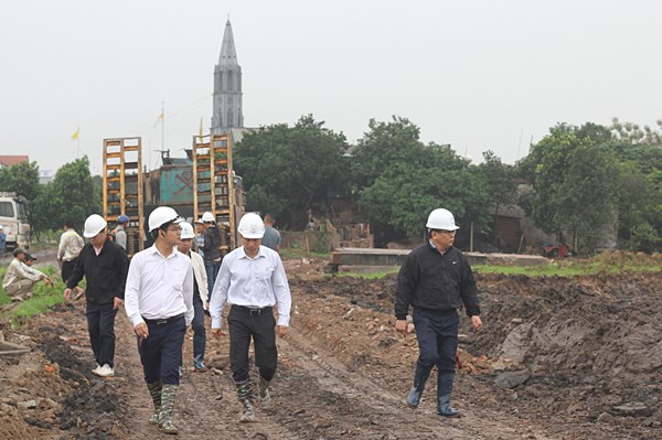 Tăng gấp đôi máy móc thiết bị, đẩy nhanh tiến độ Dự án Đường dây 500kV NMNĐ Nam Định 1 – Phố Nối