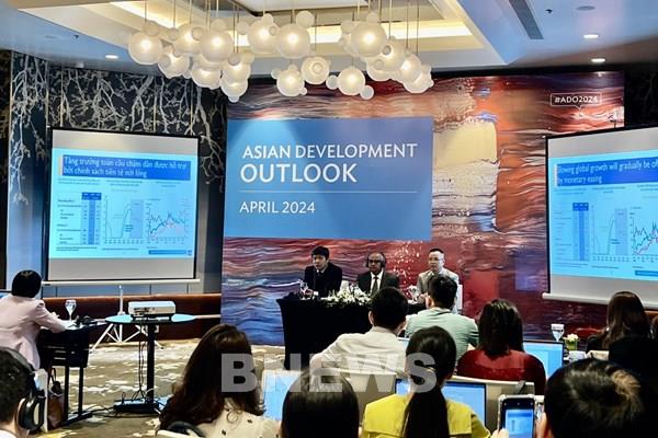 ADB dự báo tăng trưởng kinh tế Việt Nam năm 2024 đạt 6%