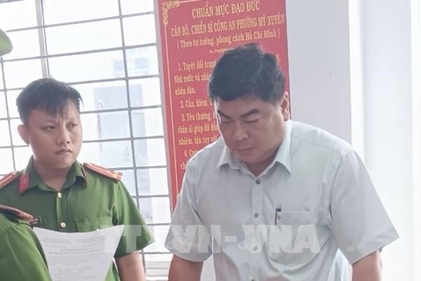 Khởi tố, bắt tạm giam Phó Chủ tịch UBND thành phố Long Xuyên