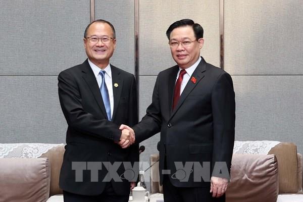 Chủ tịch Quốc hội Vương Đình Huệ tiếp lãnh đạo một số tập đoàn của Trung Quốc