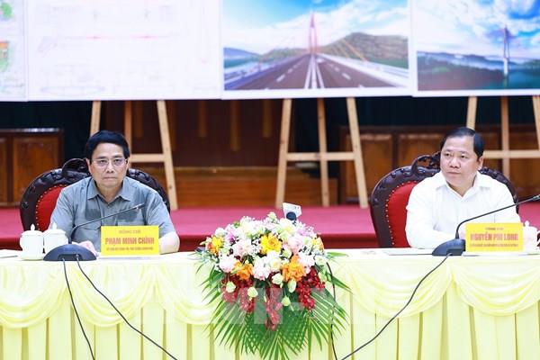 Thủ tướng chỉ rõ một số hạn chế tỉnh Hòa Bình cần khắc phục