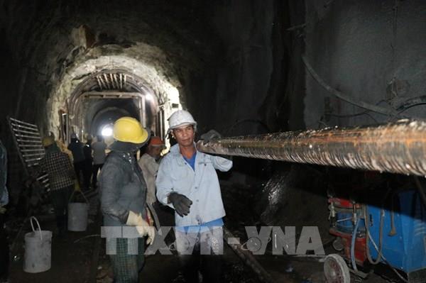 Sạt lở hầm đường sắt Đèo Cả: Điều tiết phương tiện đảm bảo an toàn, thuận lợi