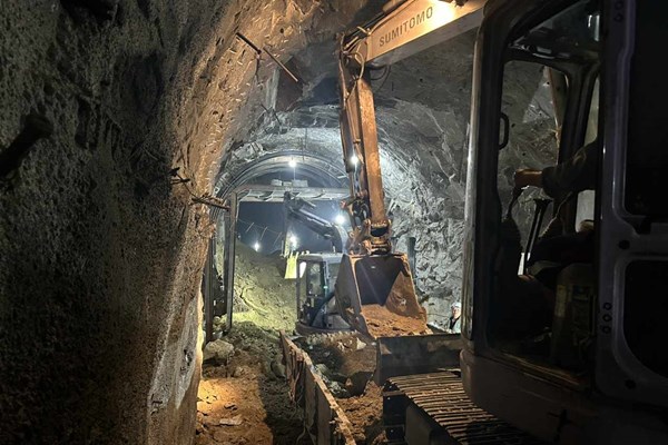 Huy động tối đa nguồn lực khắc phục sự cố sạt lở hầm Bãi Gió