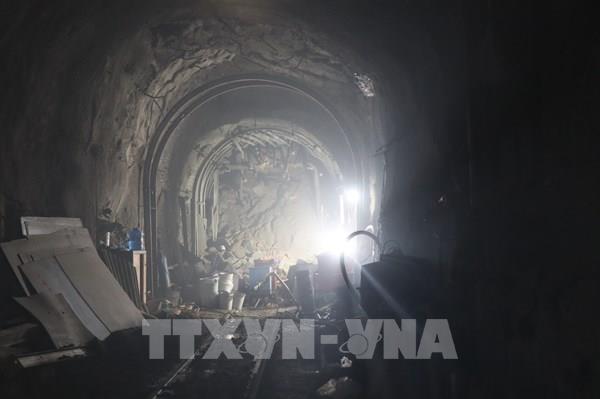 Sự cố sạt lở hầm đường sắt Đèo Cả: Bổ sung phương án khoan từ trên sườn núi