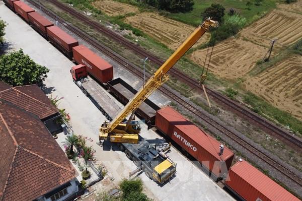 Dự kiến ngày 22/4 thông đường sắt Bắc - Nam sau sự cố sạt lở hầm Bãi Gió