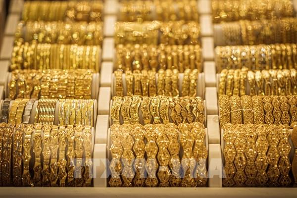 Dự đoán về khả năng Fed hạ lãi suất tạo đà đi lên cho giá vàng thế giới