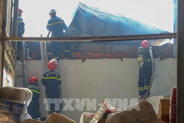 Cần Thơ: Cháy lớn ở cửa hàng đồ nhựa