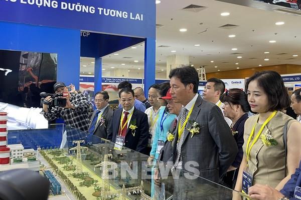 Khai mạc chuỗi Triển lãm về công nghệ mỏ, giao thông và năng lượng điện