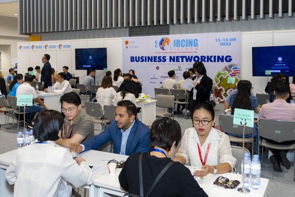 Nhóm hàng hot nào được các tập đoàn thu mua quốc tế săn lùng tại Việt Nam?