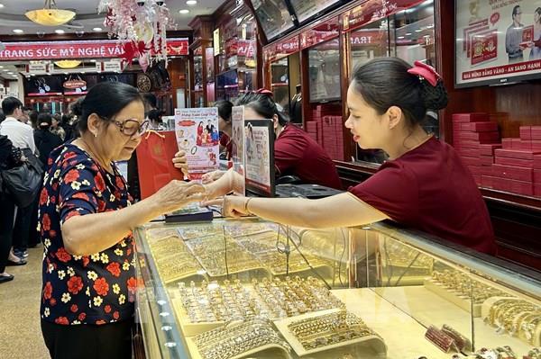 Giá vàng miếng sáng 2/10 giảm 400 nghìn đồng/lượng