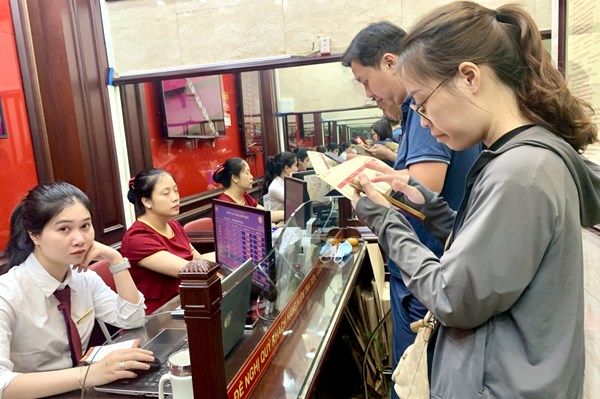 Giá vàng SJC sáng 4/6 giảm nhẹ