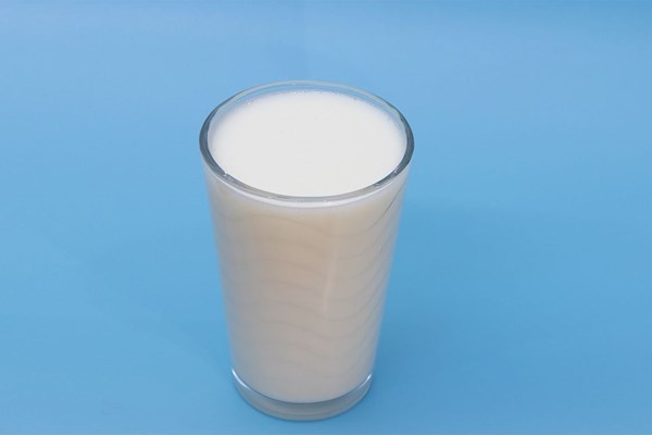 Ngộ độc tại trường học Nhật Bản, nghi do dùng sữa của Morinaga