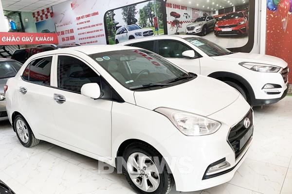 Xe tự lái "lên ngôi" khi máy bay, đường sắt "cạn vé"