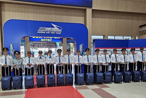 Khai trương đoàn tàu chất lượng cao chặng Sài Gòn - Đà Nẵng