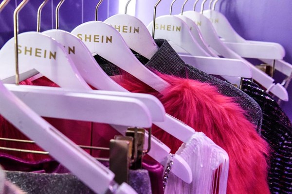 Shein mở cửa hàng tại Paris: Khi thời trang giá rẻ thử sức châu Âu