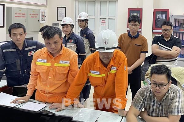 Hoàn thành lắp đặt tụ bù lưới truyền tải điện miền Bắc trước mùa nắng nóng