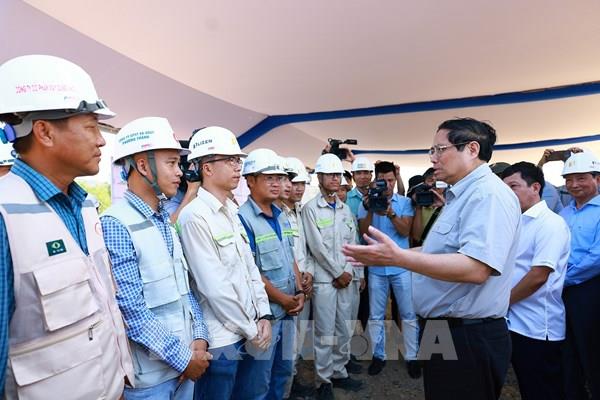Thủ tướng Phạm Minh Chính: Phấn đấu thông toàn tuyến cao tốc từ TP. Hồ Chí Minh đến Quảng Ngãi trong năm 2025