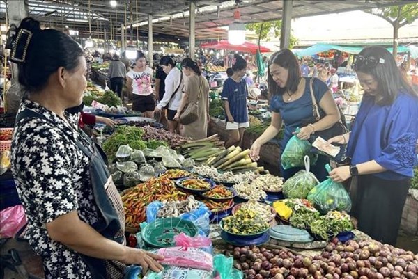 Đồng kip thấp kỷ lục - "cơn gió ngược" cho kinh tế Lào