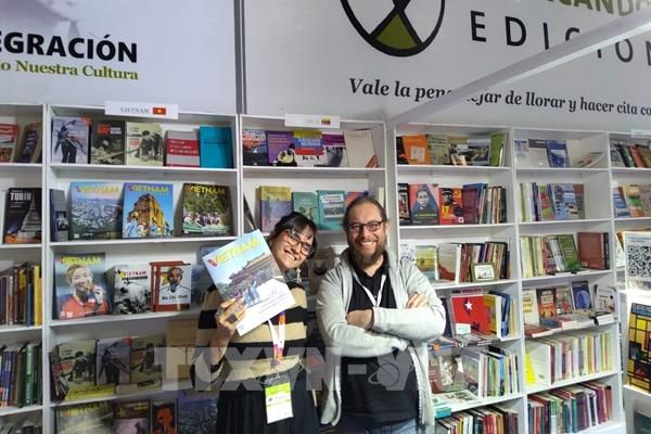 Không gian Việt Nam tại Hội chợ sách Buenos Aires