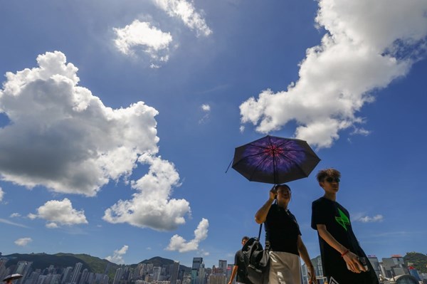 Hong Kong (Trung Quốc) trải qua tháng 4 nóng bức nhất trong 140 năm