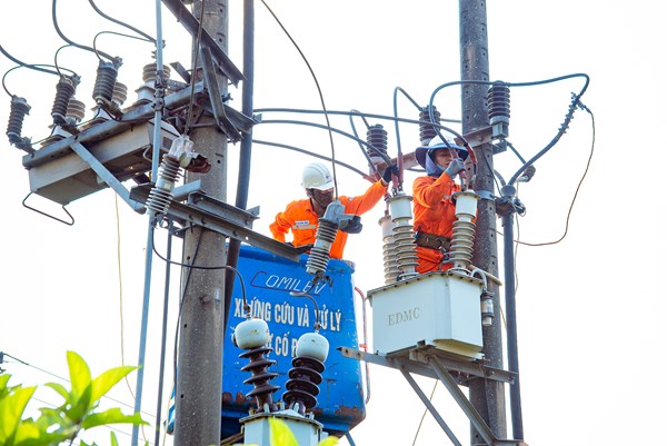 Tiêu thụ điện bình quân ngày trong dịp lễ 30/4-1/5 tăng tới 37,2%